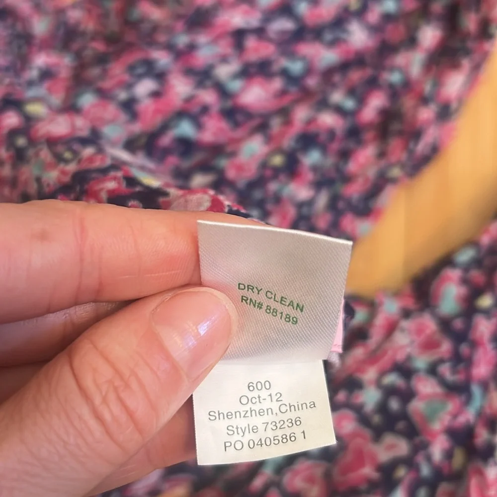 Lilly Pulitzer Murfee Scarf in Candy Hearts Pattern, Silk Cashmere Blend - Picture 8 of 9